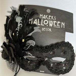 Black Classy Hallowed Mask
